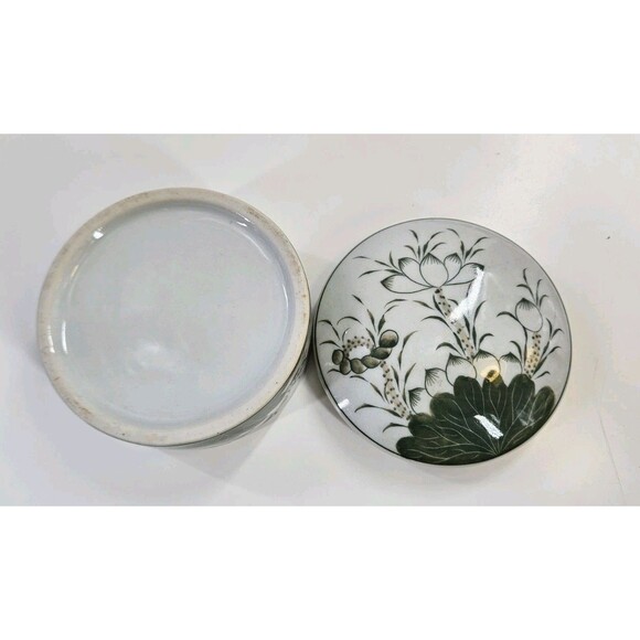 Vintage Celadon Trinket Box W Lotus Made in Thailand ~3.5" Handpainted Ceramic - Picture 6 of 12
